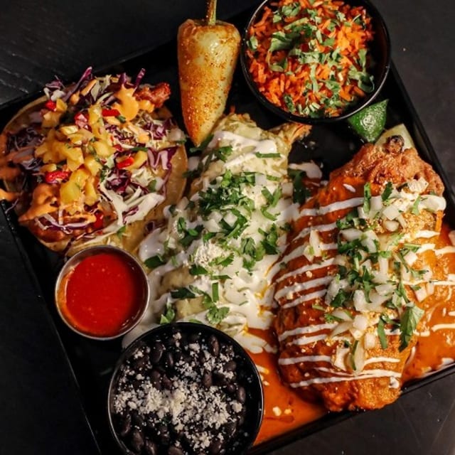 Que Rico Plato: 3 Item Combo.